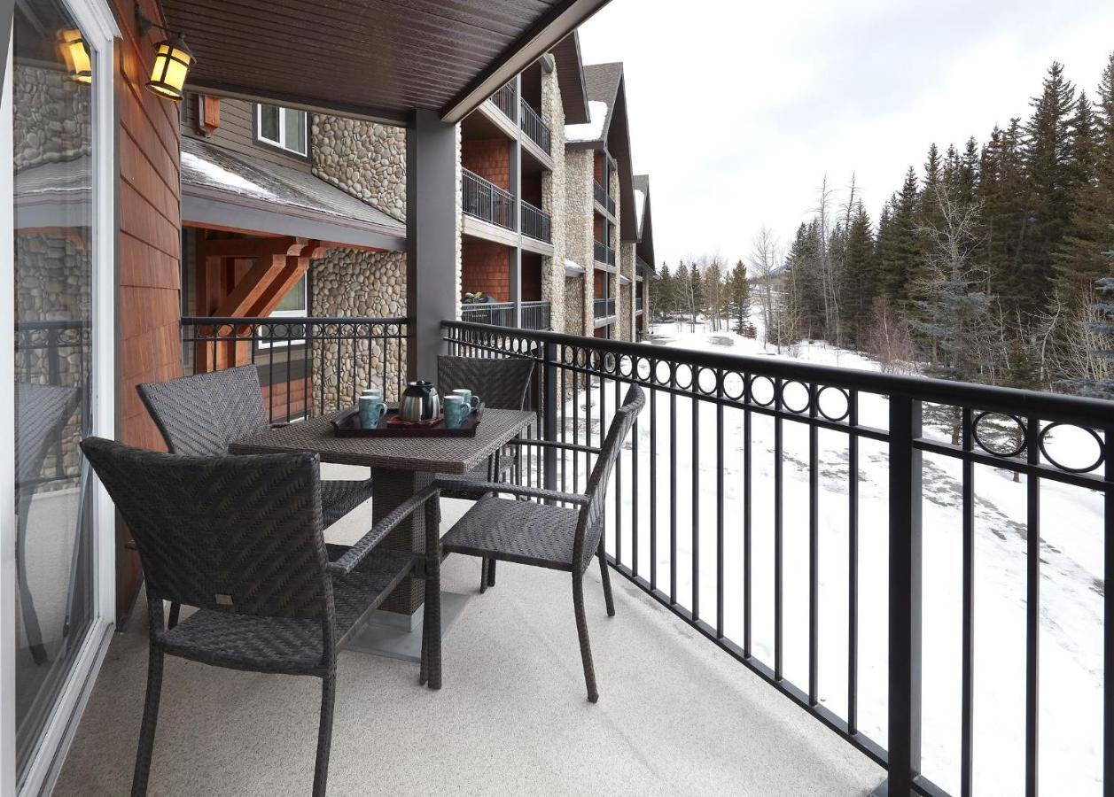 Mountain Fun - With Open Pool And Hot Tub Apartman Canmore Kültér fotó